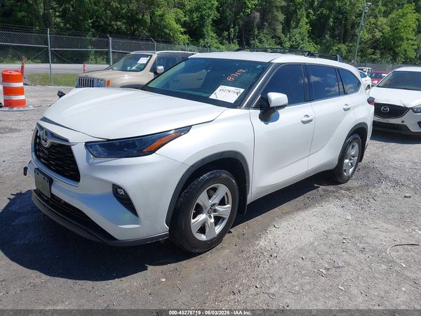 2022 TOYOTA HIGHLANDER LE