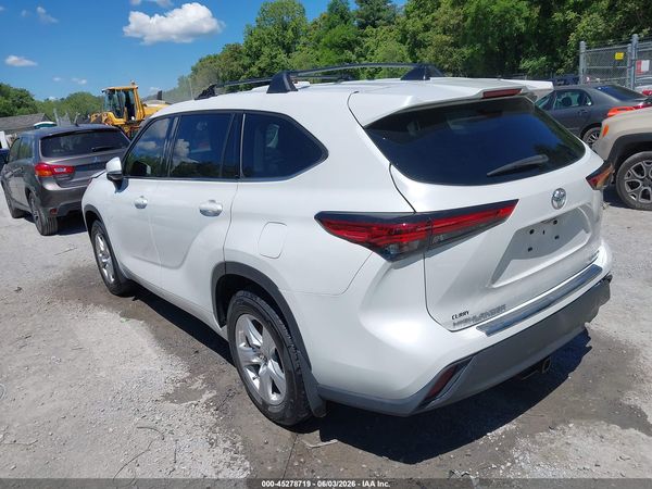 2022 TOYOTA HIGHLANDER LE