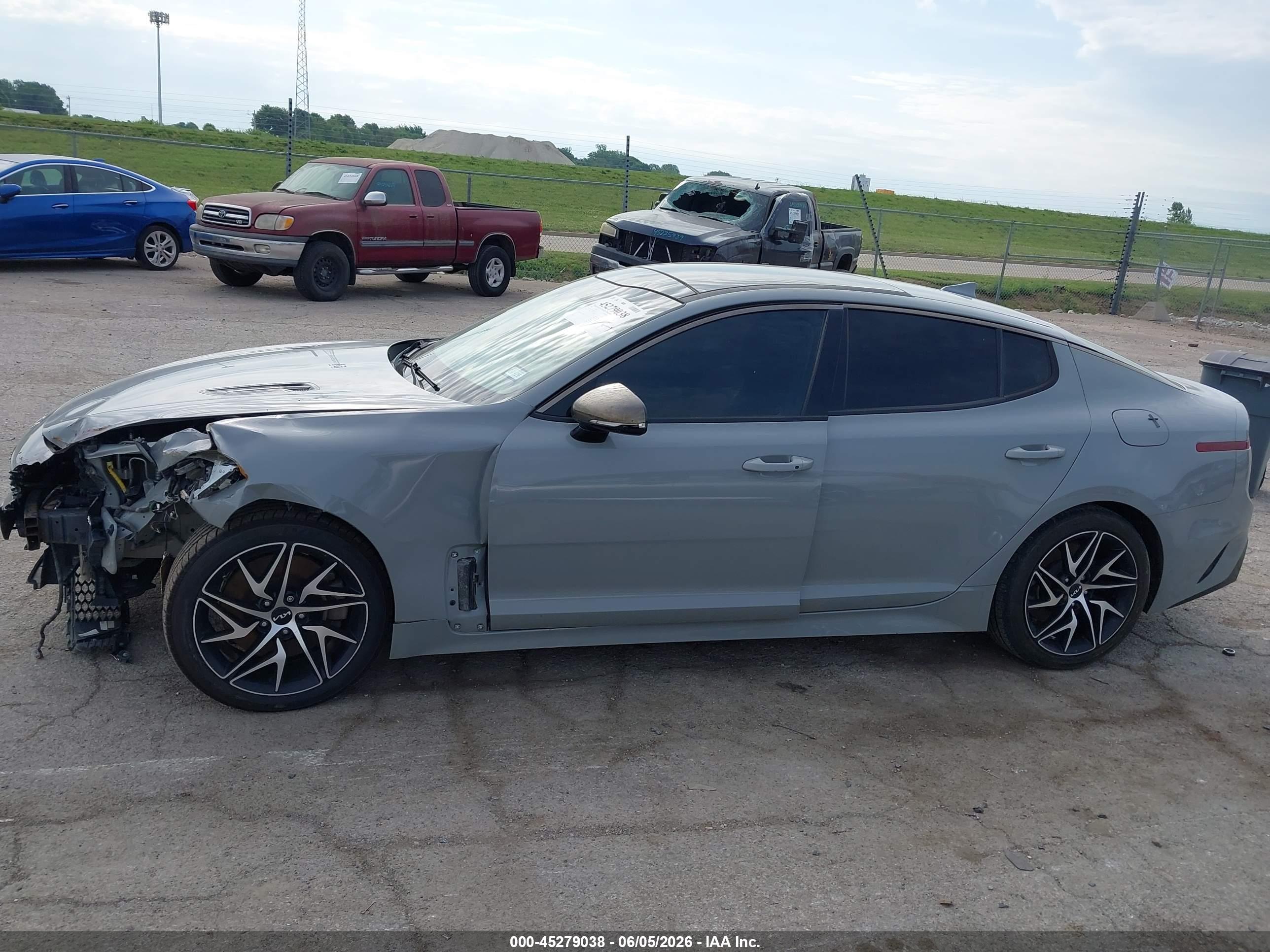2022 KIA STINGER GT-LINE