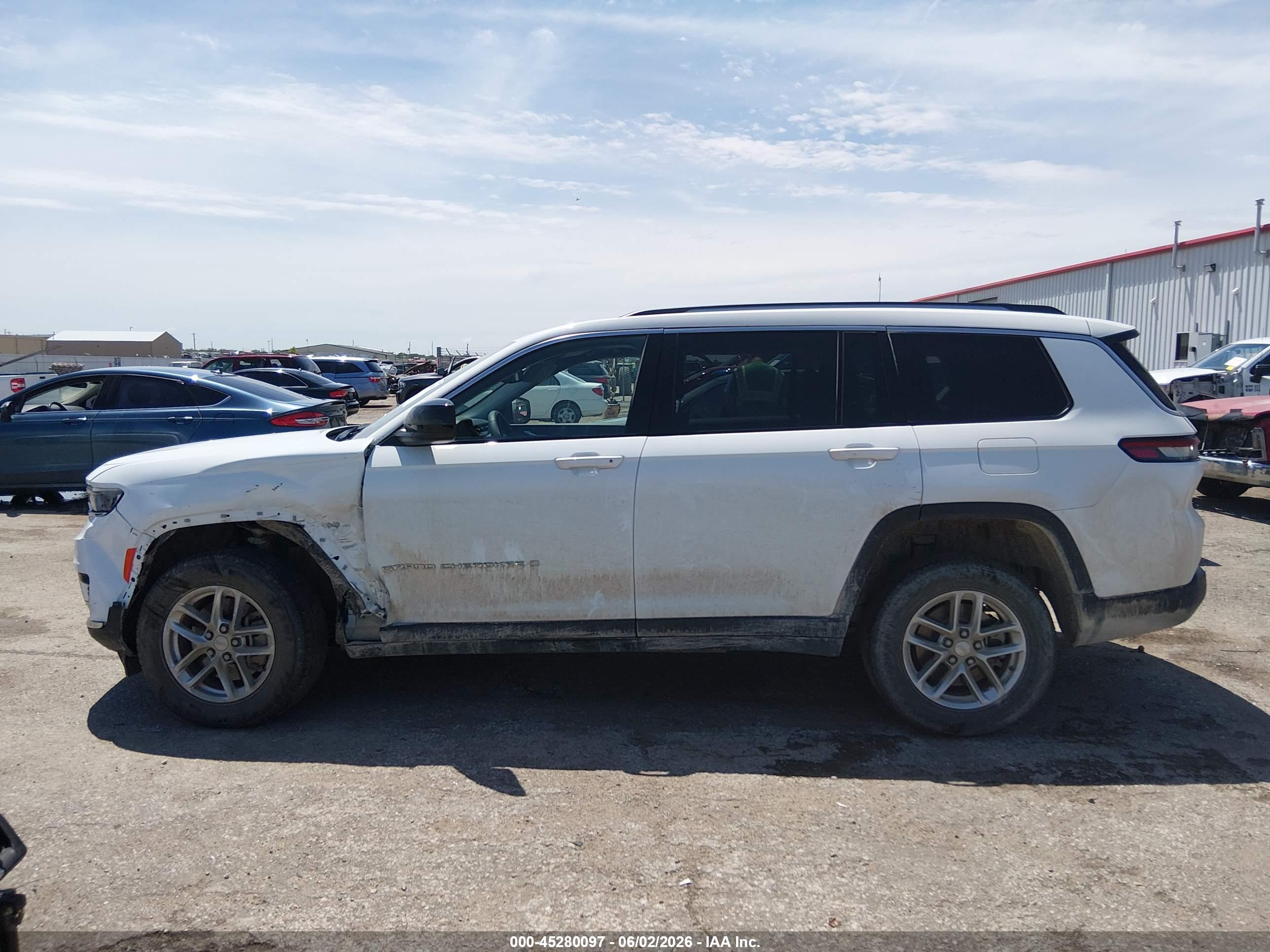 2023 JEEP GRAND CHEROKEE L LAREDO 4X4