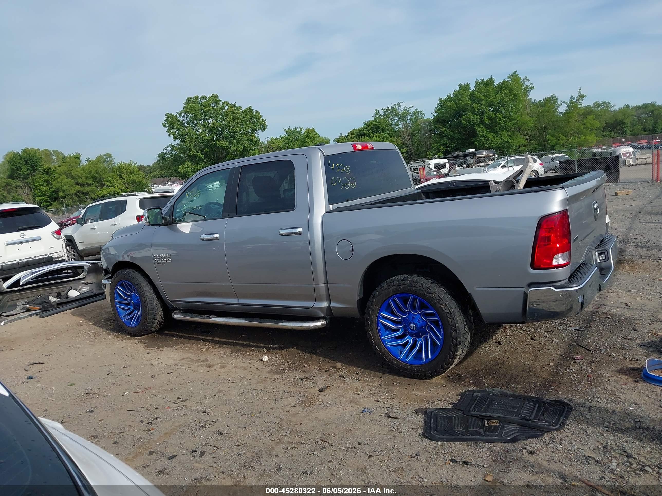 2021 RAM 1500 CLASSIC SLT  4X2 5'7 BOX