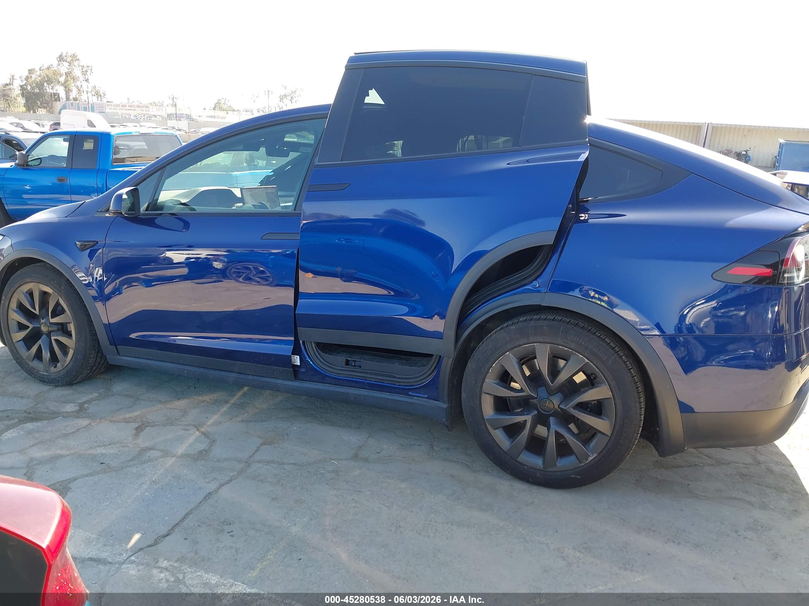 2023 TESLA MODEL X