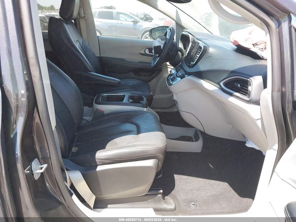 2022 CHRYSLER PACIFICA TOURING L