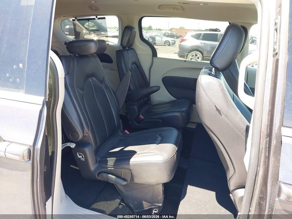 2022 CHRYSLER PACIFICA TOURING L