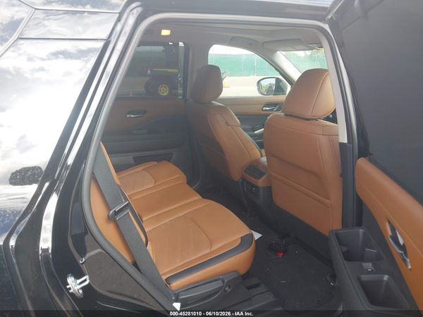 2025 NISSAN PATHFINDER PLATINUM 4WD — I8