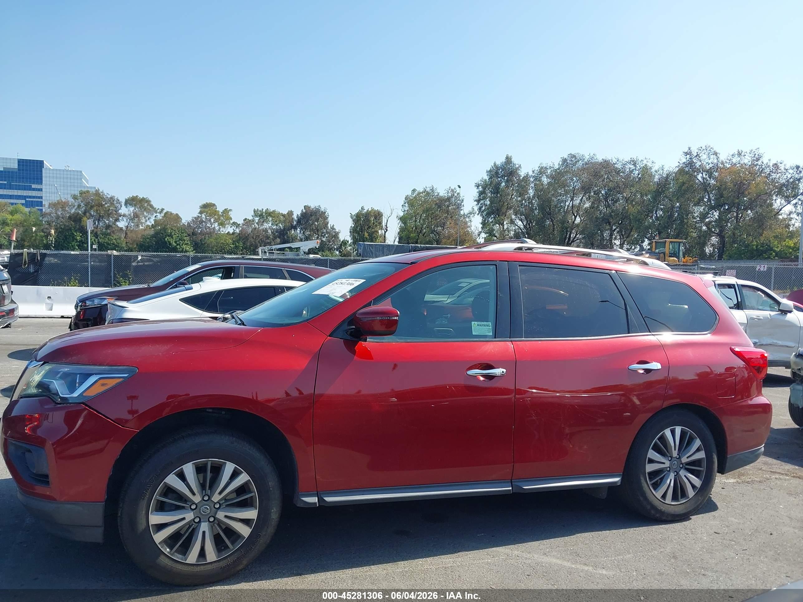 2019 NISSAN PATHFINDER SV