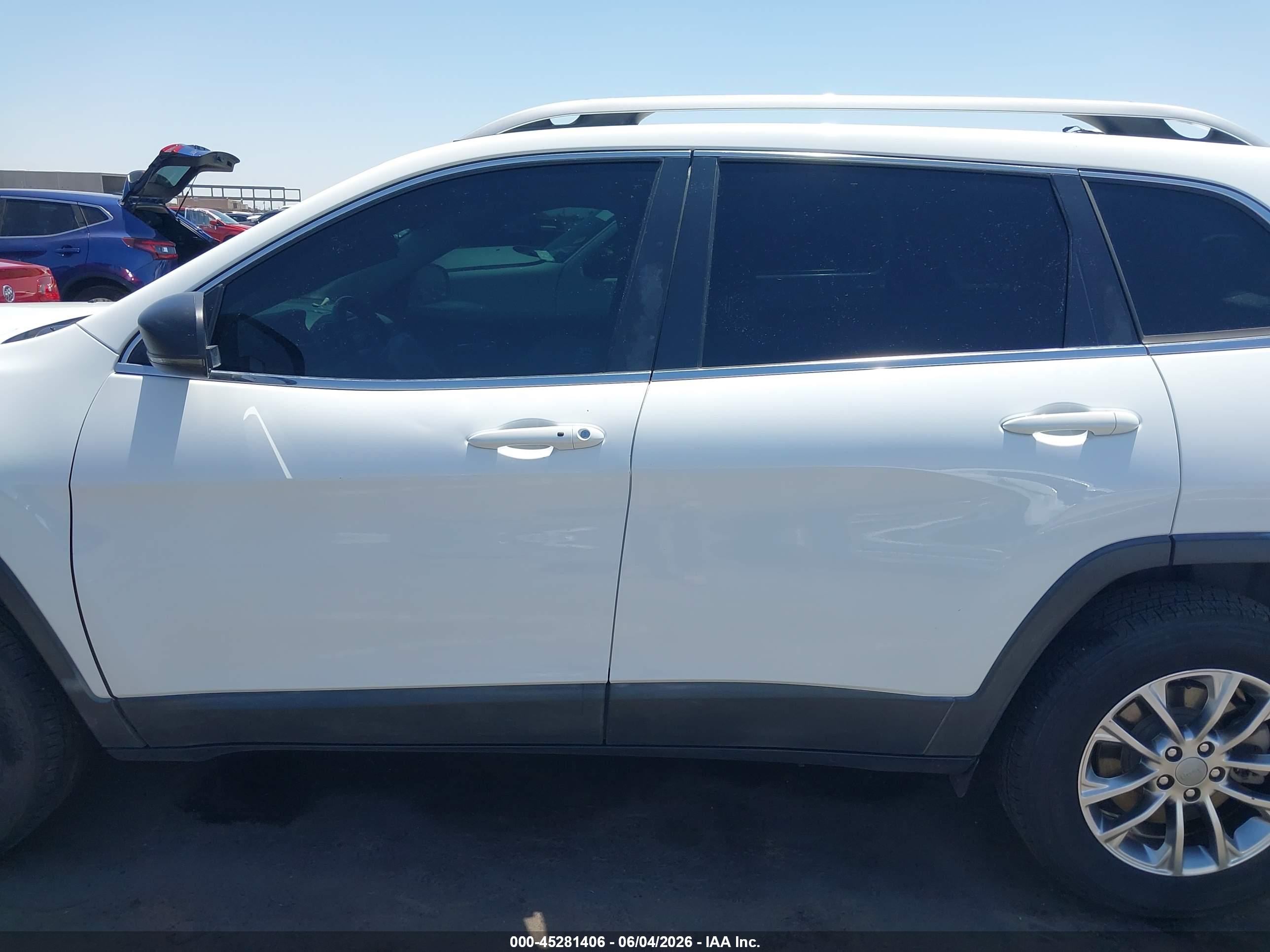 2020 JEEP CHEROKEE LATITUDE PLUS 4X4