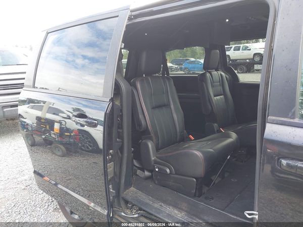 2018 DODGE GRAND CARAVAN GT — I8