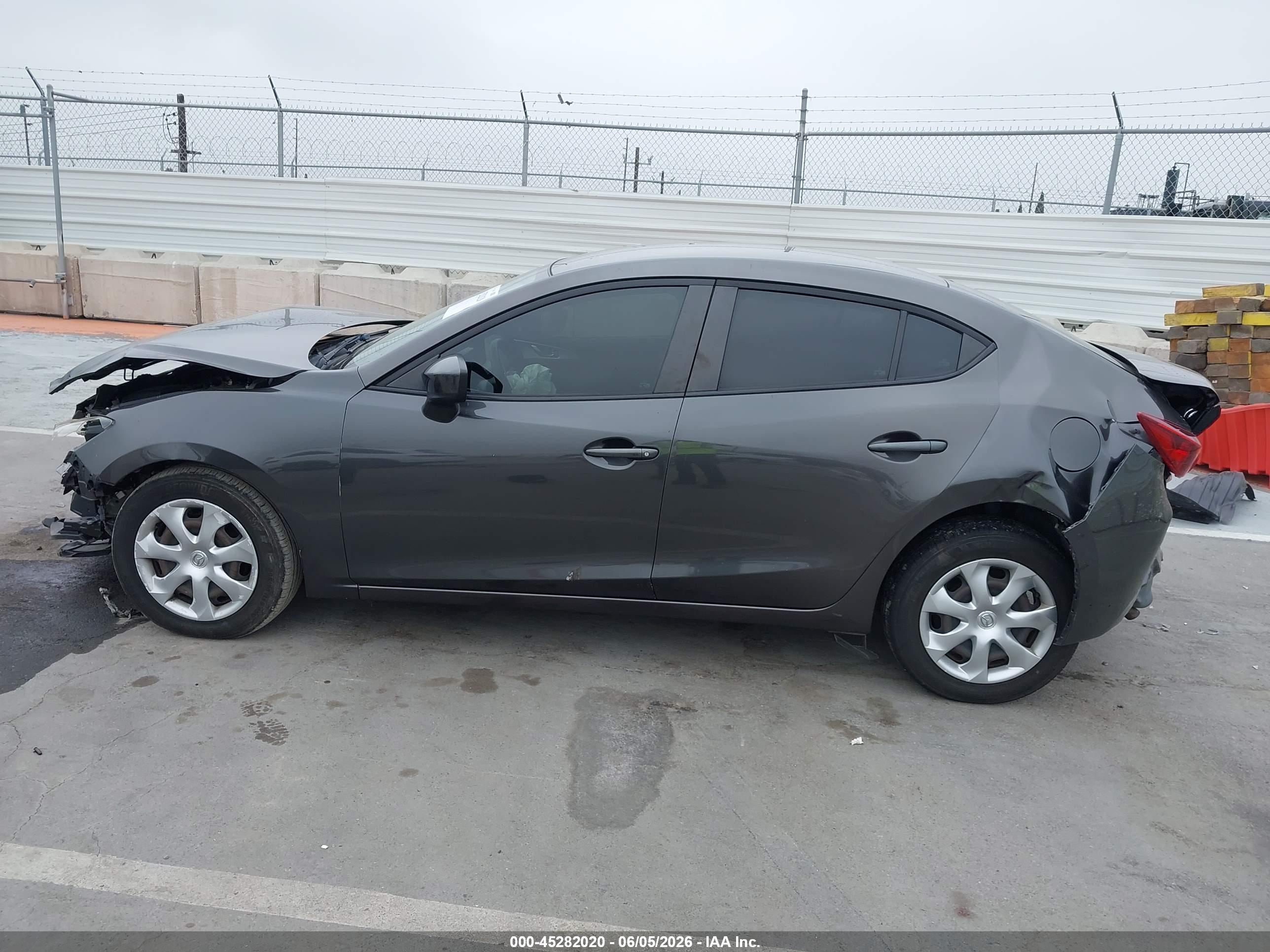 2017 MAZDA MAZDA3 SPORT