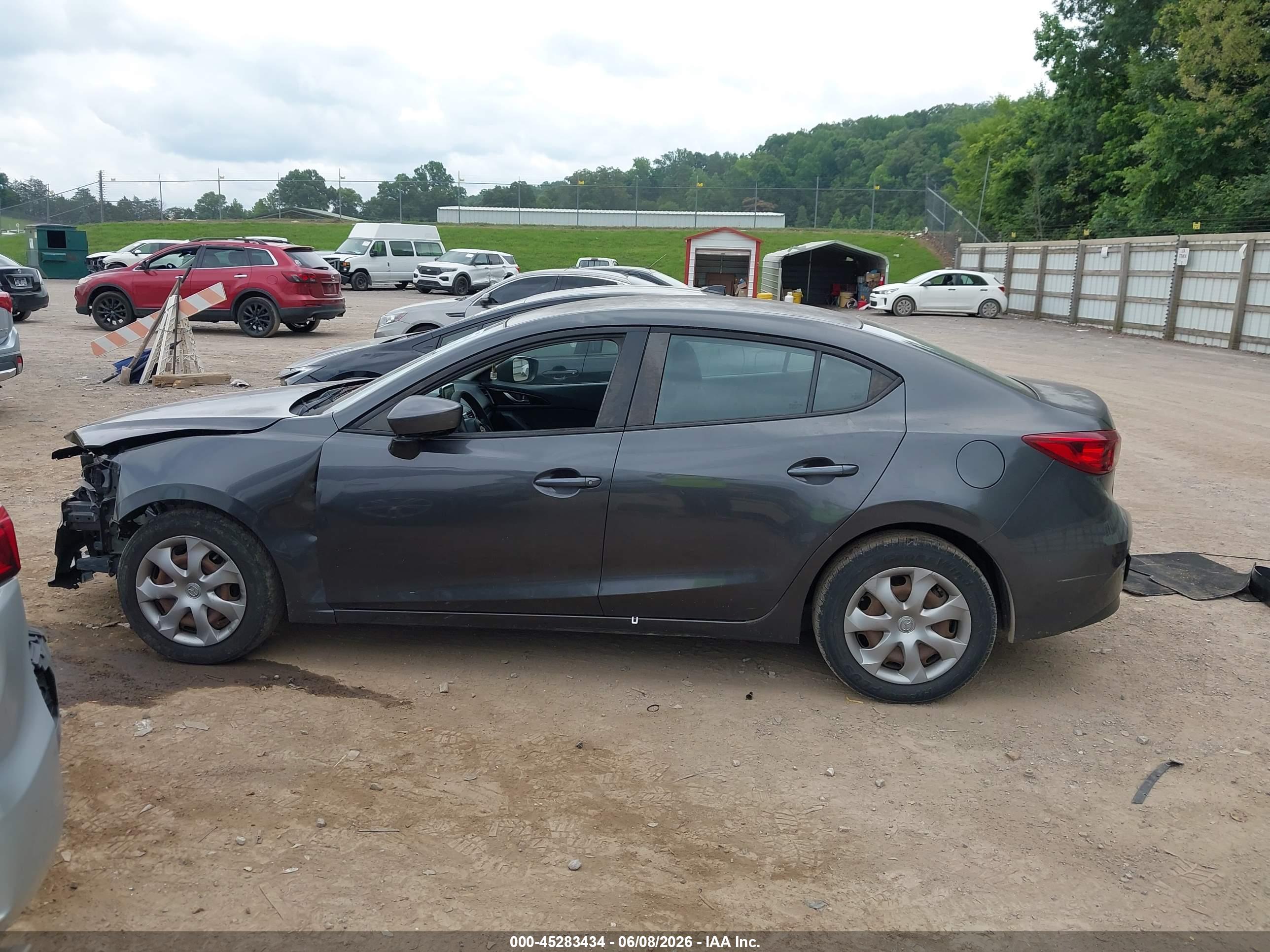 2016 MAZDA MAZDA3 I SPORT