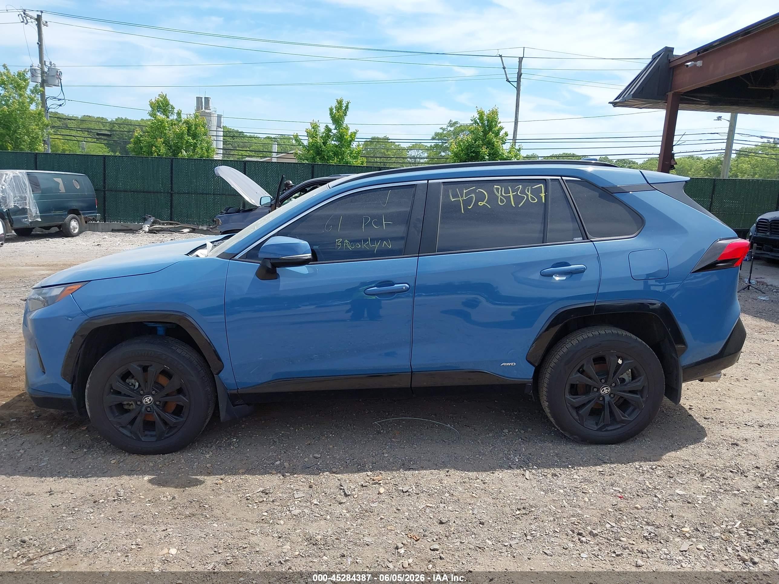 2023 TOYOTA RAV4 HYBRID SE