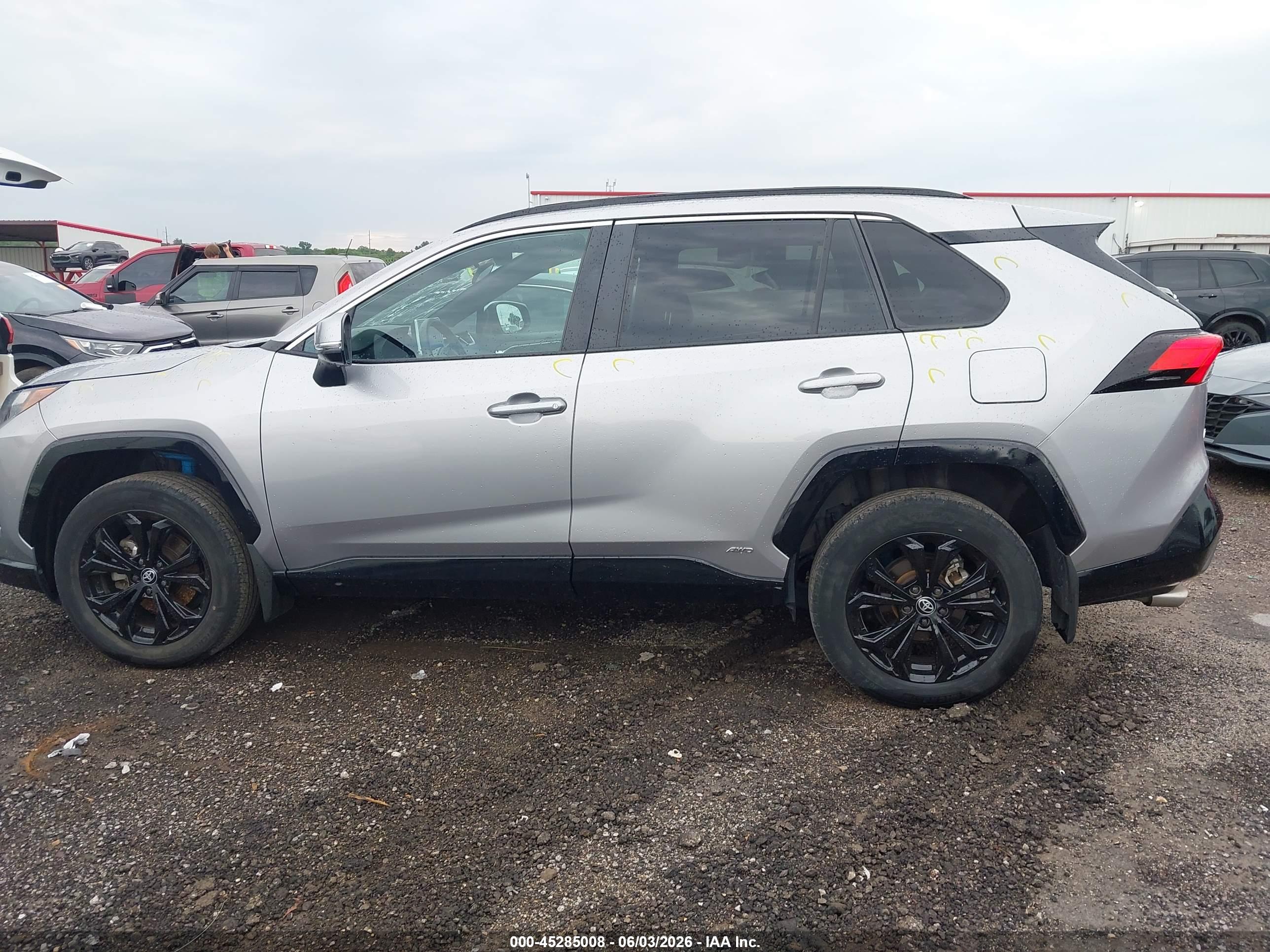2023 TOYOTA RAV4 HYBRID SE
