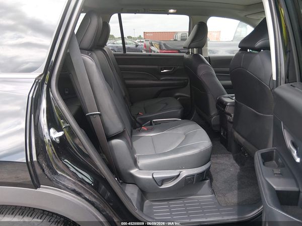 2025 TOYOTA GRAND HIGHLANDER XLE