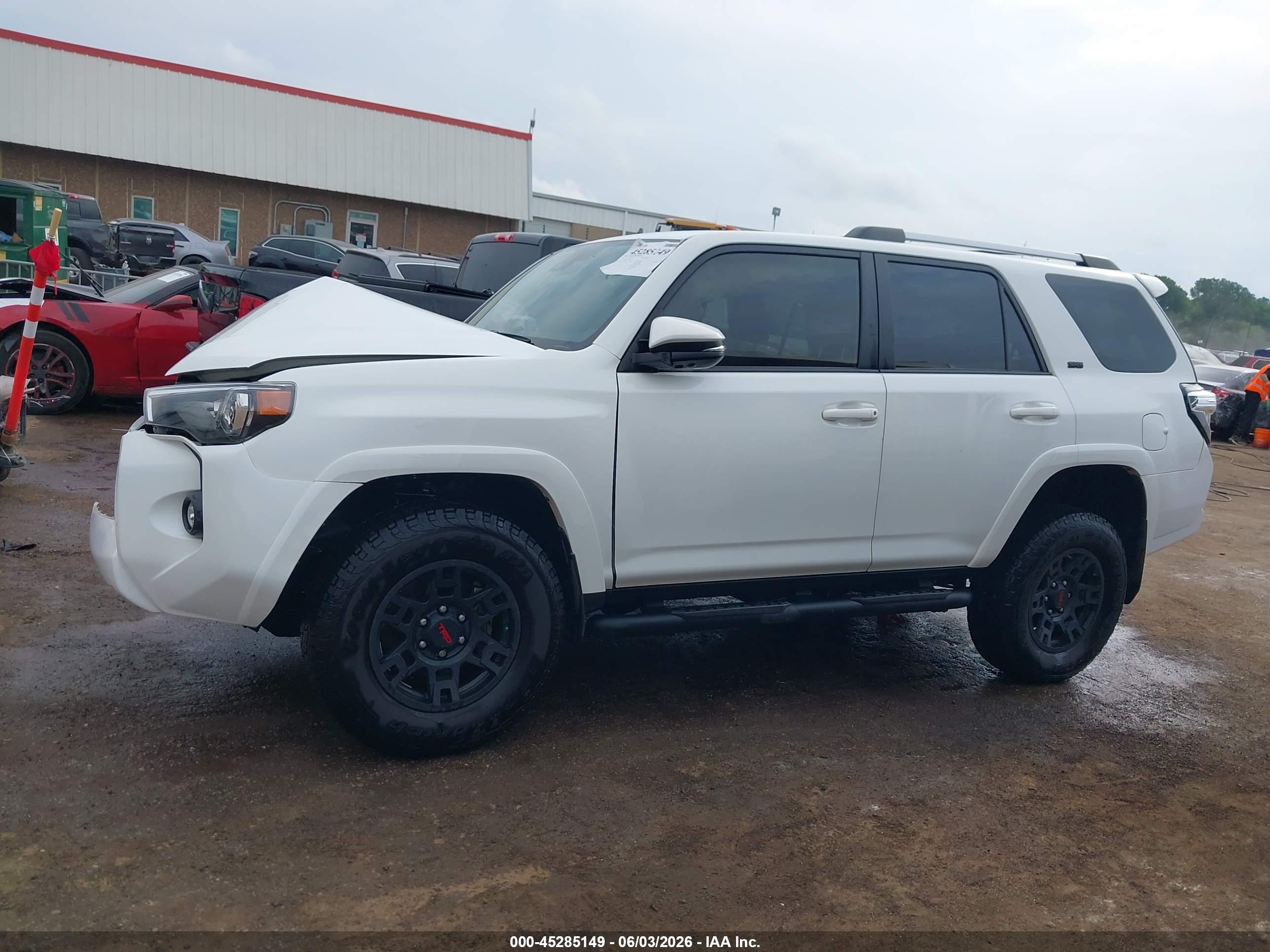 2023 TOYOTA 4RUNNER SR5 PREMIUM