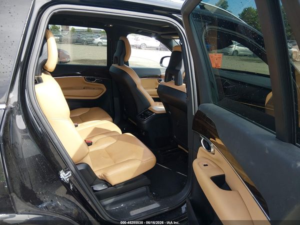 2016 VOLVO XC90 T6 MOMENTUM