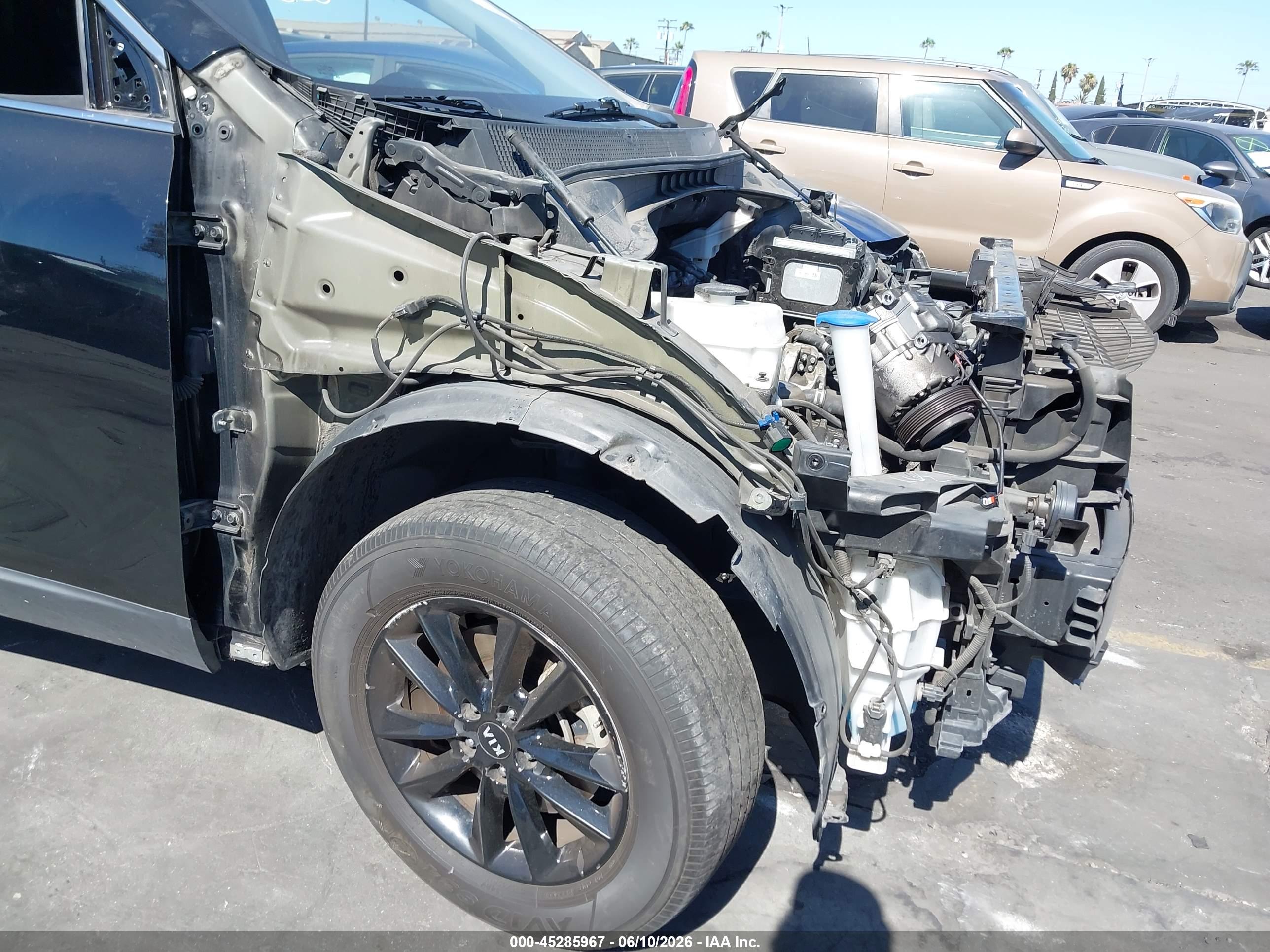 2019 KIA SORENTO 2.4L LX