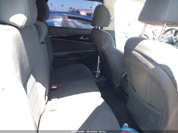 2019 KIA SORENTO 2.4L LX