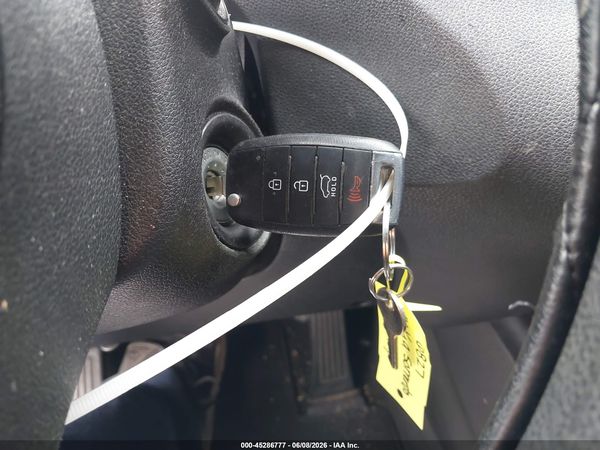 2016 KIA SORENTO 2.4L LX