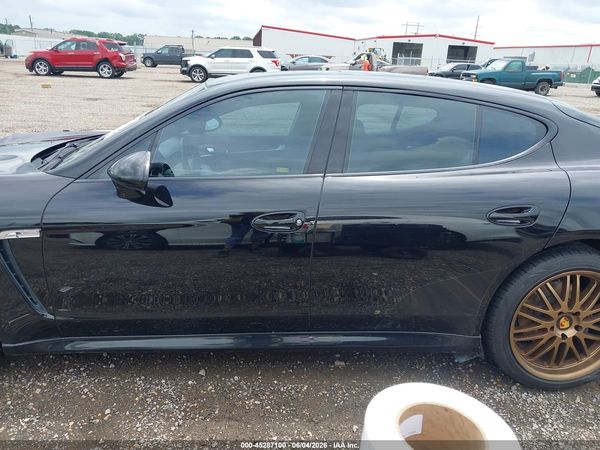 2013 PORSCHE PANAMERA Base (2WD), 4 (4WD)