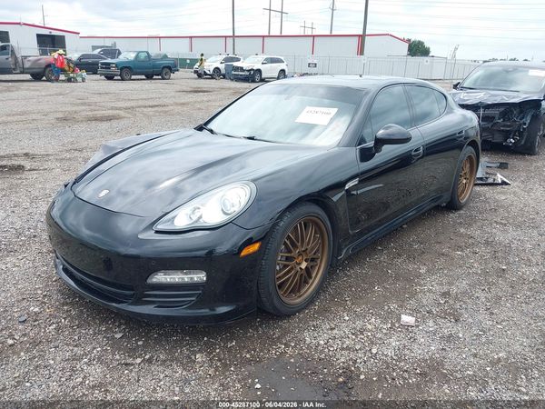2013 PORSCHE PANAMERA Base (2WD), 4 (4WD)