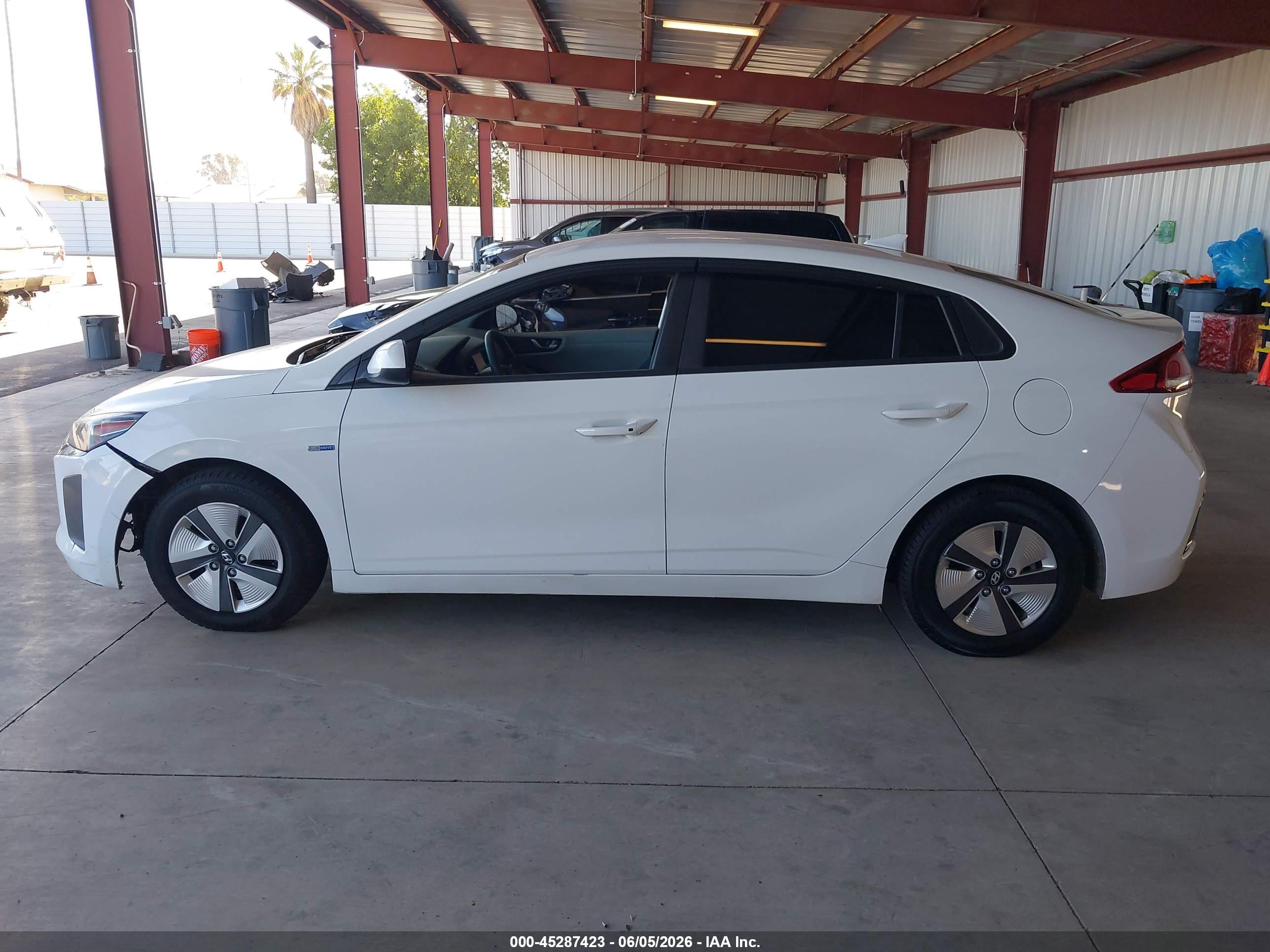 2019 HYUNDAI IONIQ HYBRID BLUE
