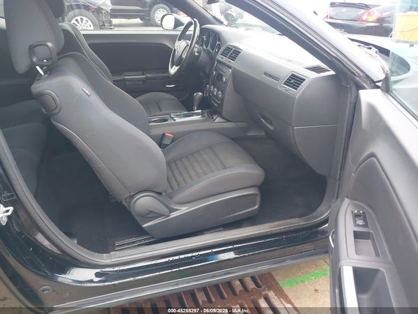 2014 DODGE CHALLENGER SXT