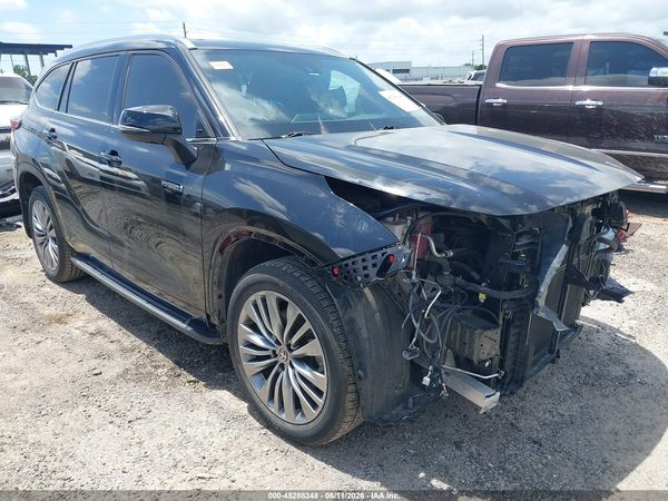 2021 TOYOTA HIGHLANDER HYBRID PLATINUM