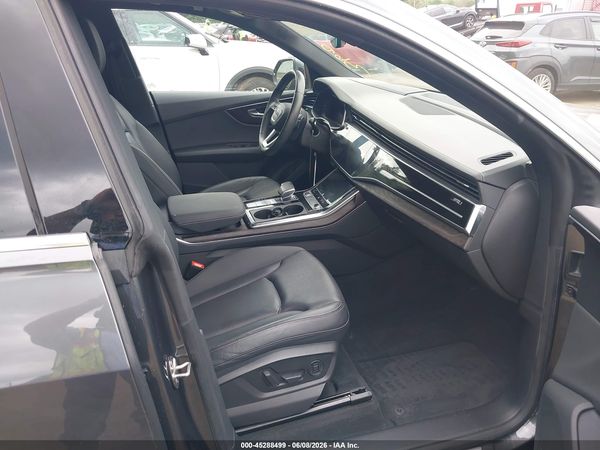 2021 AUDI Q8