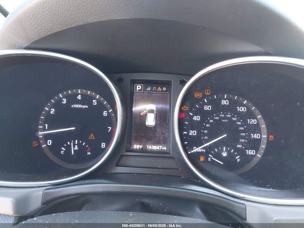 2017 HYUNDAI SANTA FE SE