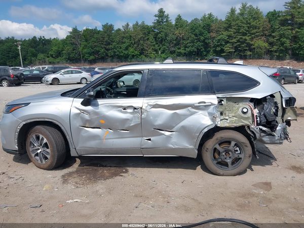 2023 TOYOTA HIGHLANDER XSE