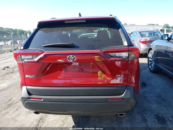 2025 TOYOTA RAV4 XLE