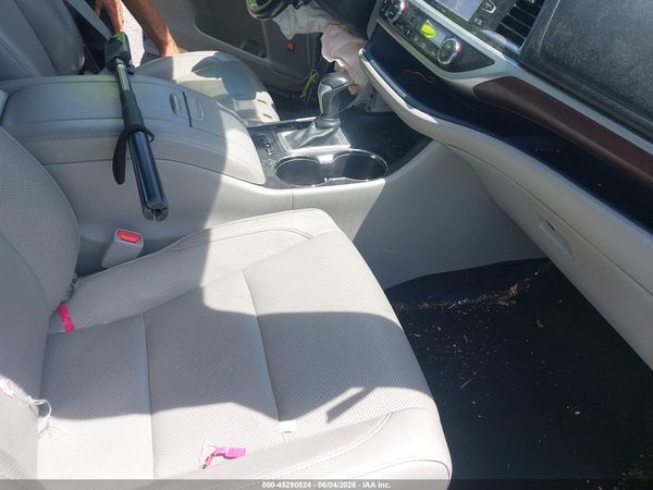2016 TOYOTA HIGHLANDER LIMITED V6