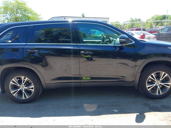 2019 TOYOTA HIGHLANDER LE