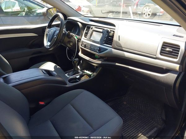 2019 TOYOTA HIGHLANDER LE
