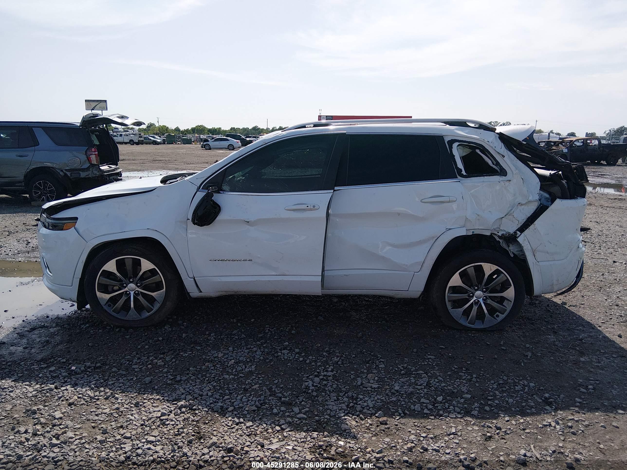 2019 JEEP CHEROKEE OVERLAND 4X4