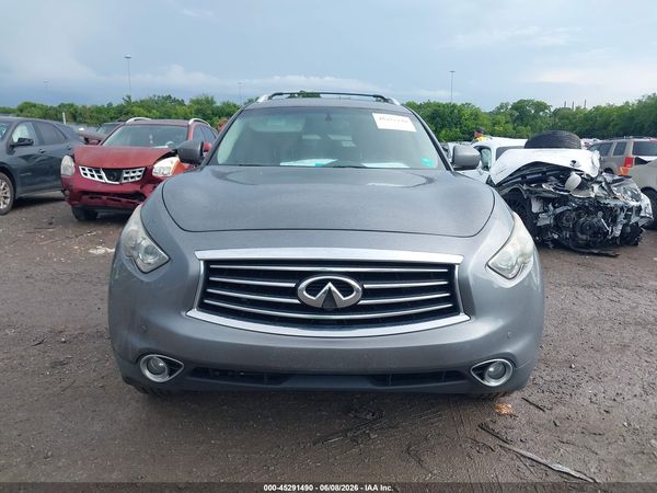 2016 INFINITI QX70