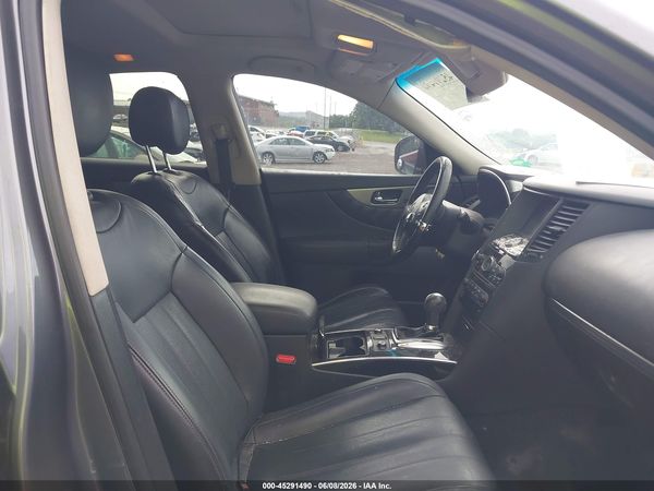 2016 INFINITI QX70