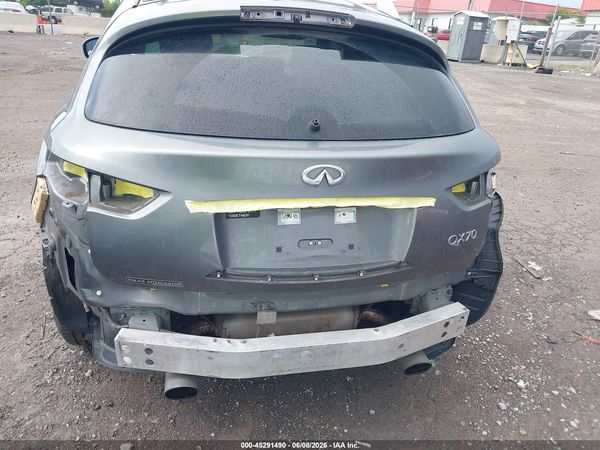 2016 INFINITI QX70