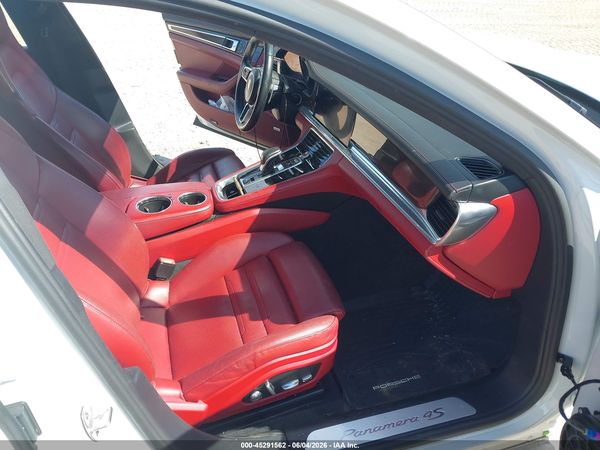 2018 PORSCHE PANAMERA 4S