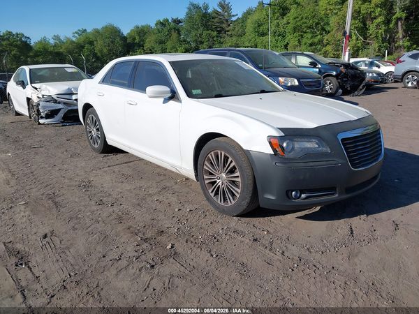 2013 CHRYSLER 300 300S V6 — I1