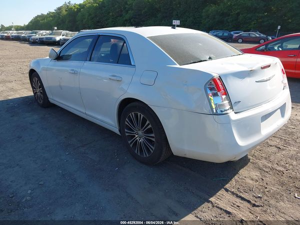 2013 CHRYSLER 300 300S V6 — I3