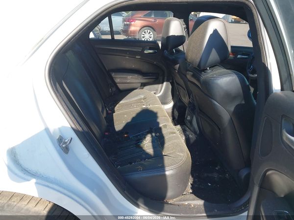 2013 CHRYSLER 300 300S V6 — I8