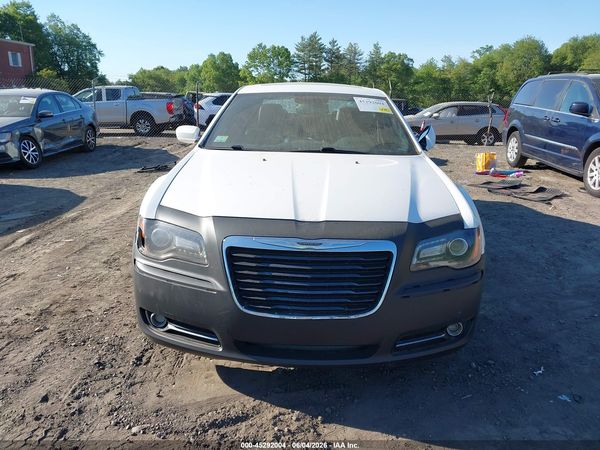 2013 CHRYSLER 300 300S V6 — I115