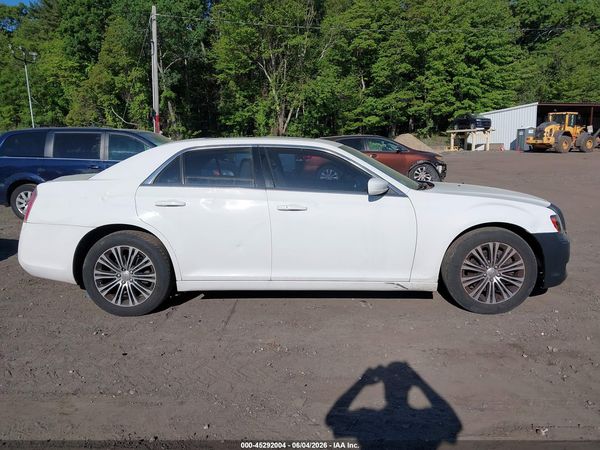 2013 CHRYSLER 300 300S V6 — I116