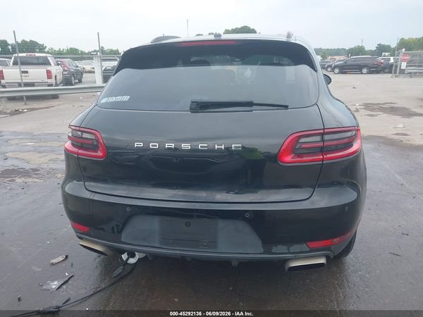 2018 PORSCHE MACAN