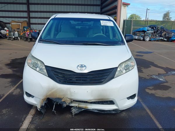 2014 TOYOTA SIENNA L V6 7 PASSENGER — I6