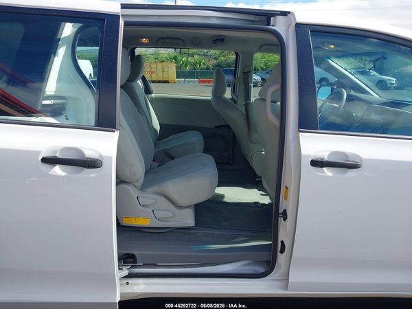 2014 TOYOTA SIENNA L V6 7 PASSENGER — I8