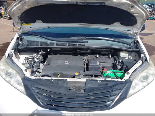 2014 TOYOTA SIENNA L V6 7 PASSENGER — I10