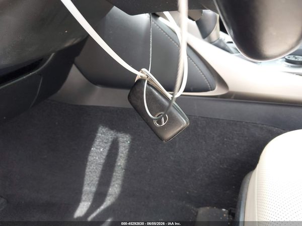 2016 LEXUS IS 200T
