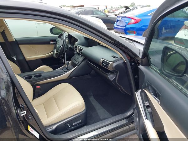2016 LEXUS IS 200T